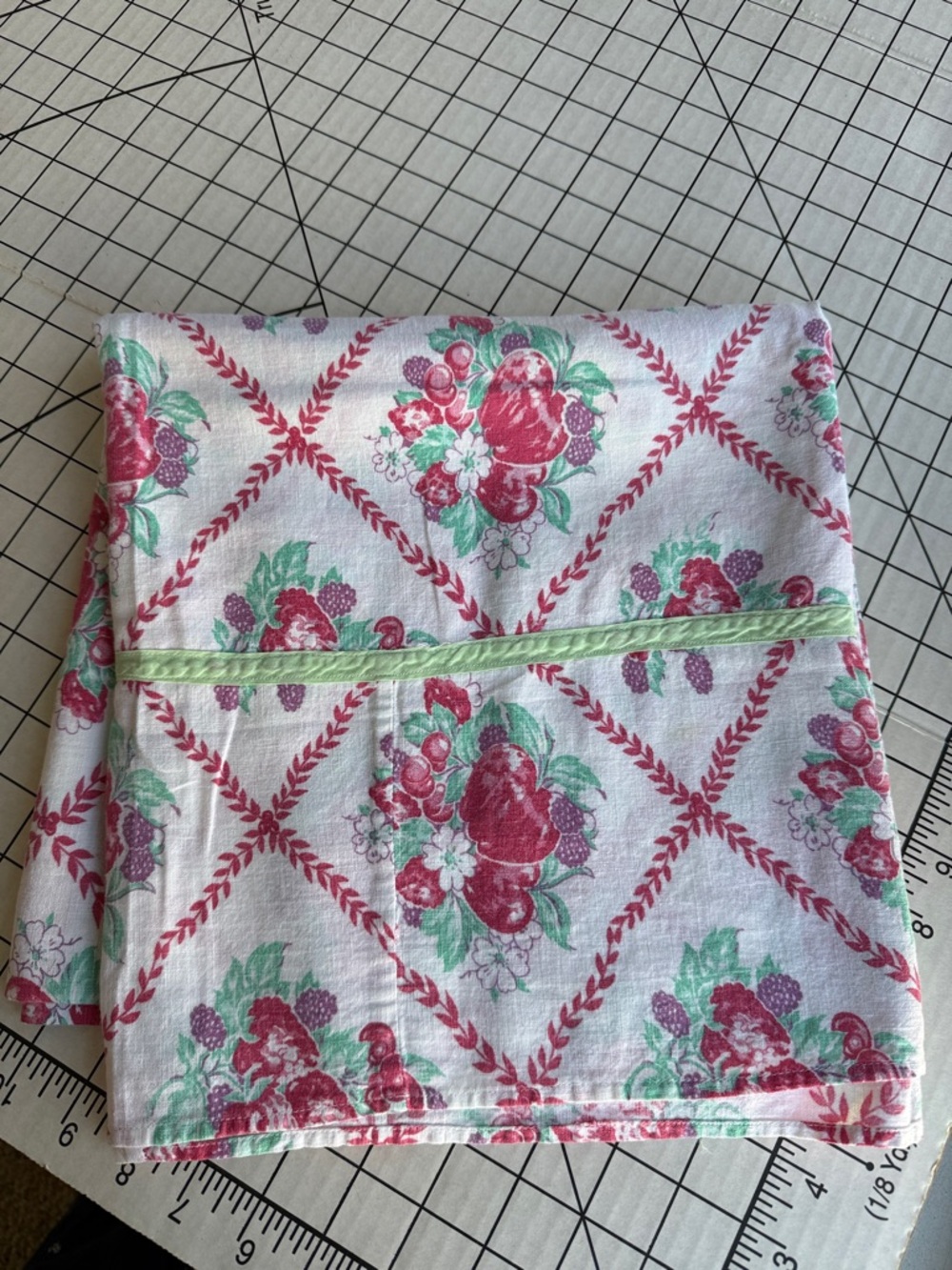 Vintage Fruit Print Tablecloth Cutter Fabric 45x45 Strawberry Berry Cotton Craft